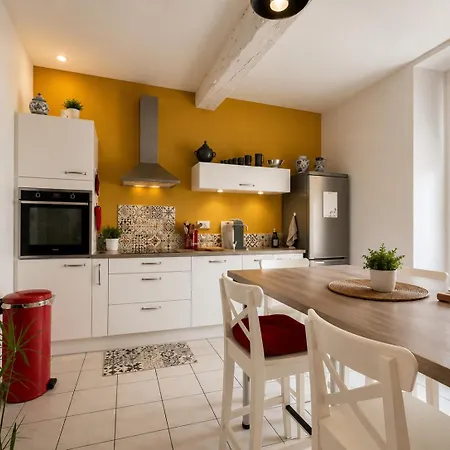 Holiday home Maison Spacieuse Et Accueillante Proche Du Centre-ville - 6pers