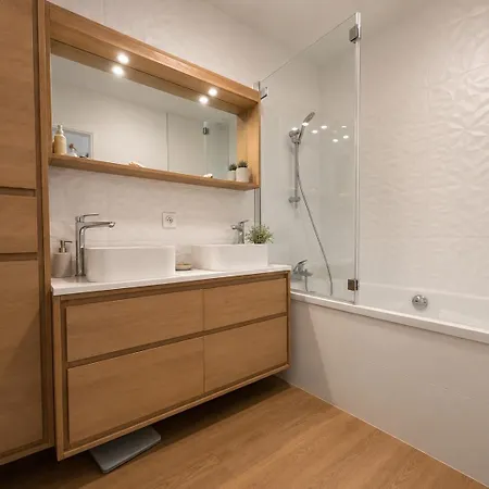Maison Spacieuse Et Accueillante Proche Du Centre-ville - 6pers Holiday home Angers